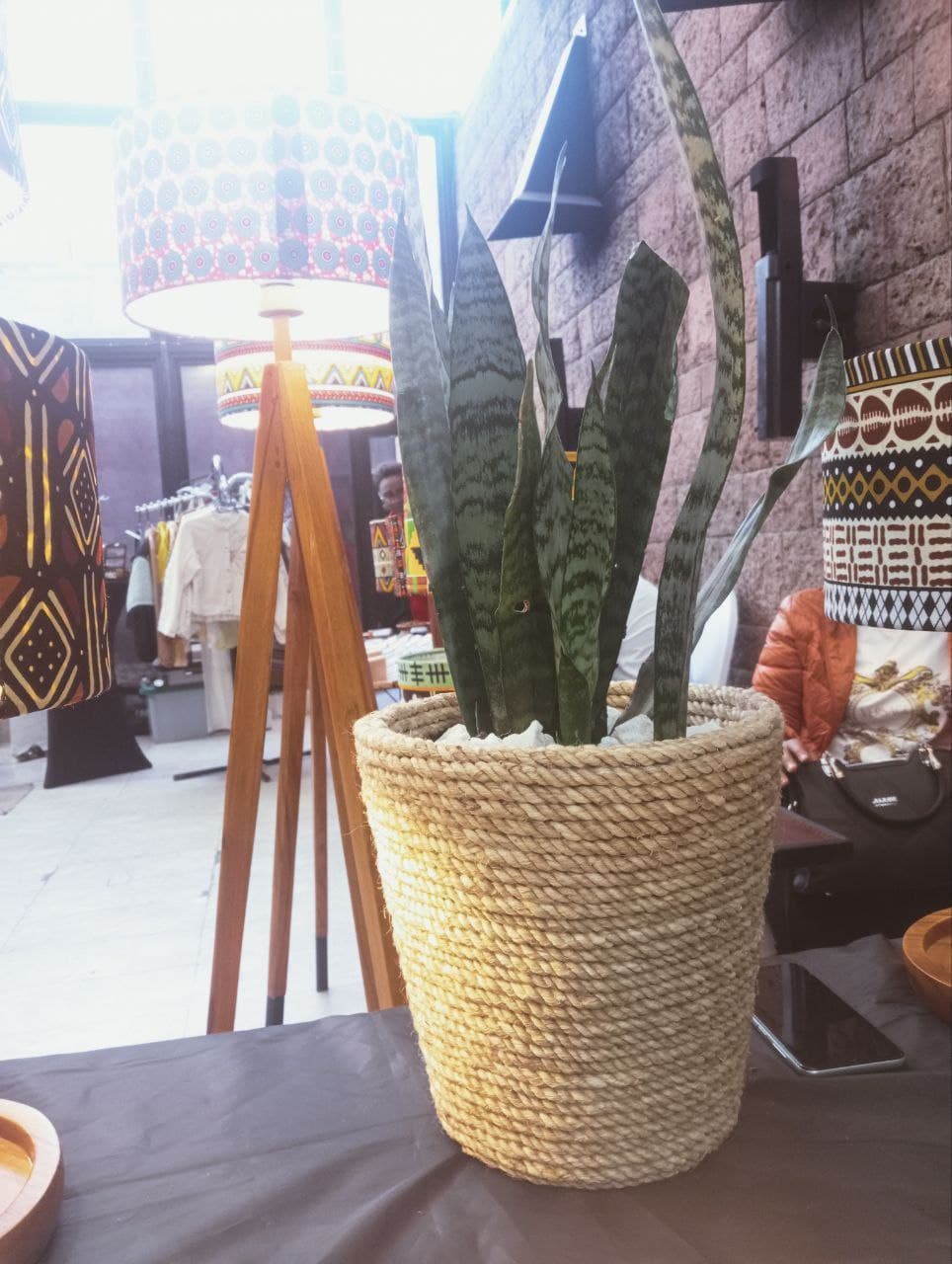 Custom Indoor Planter / የአበባ መትከያ
